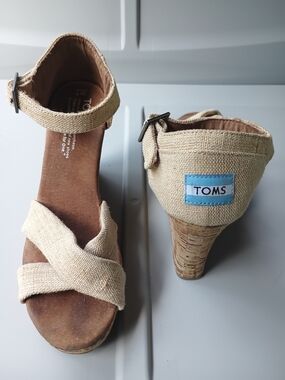 TOMS Women's Beige Canvas Wedge Sandals